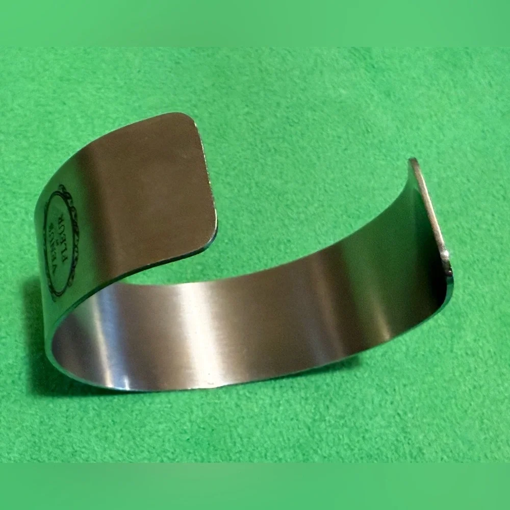 Venus at Fleur Cuff